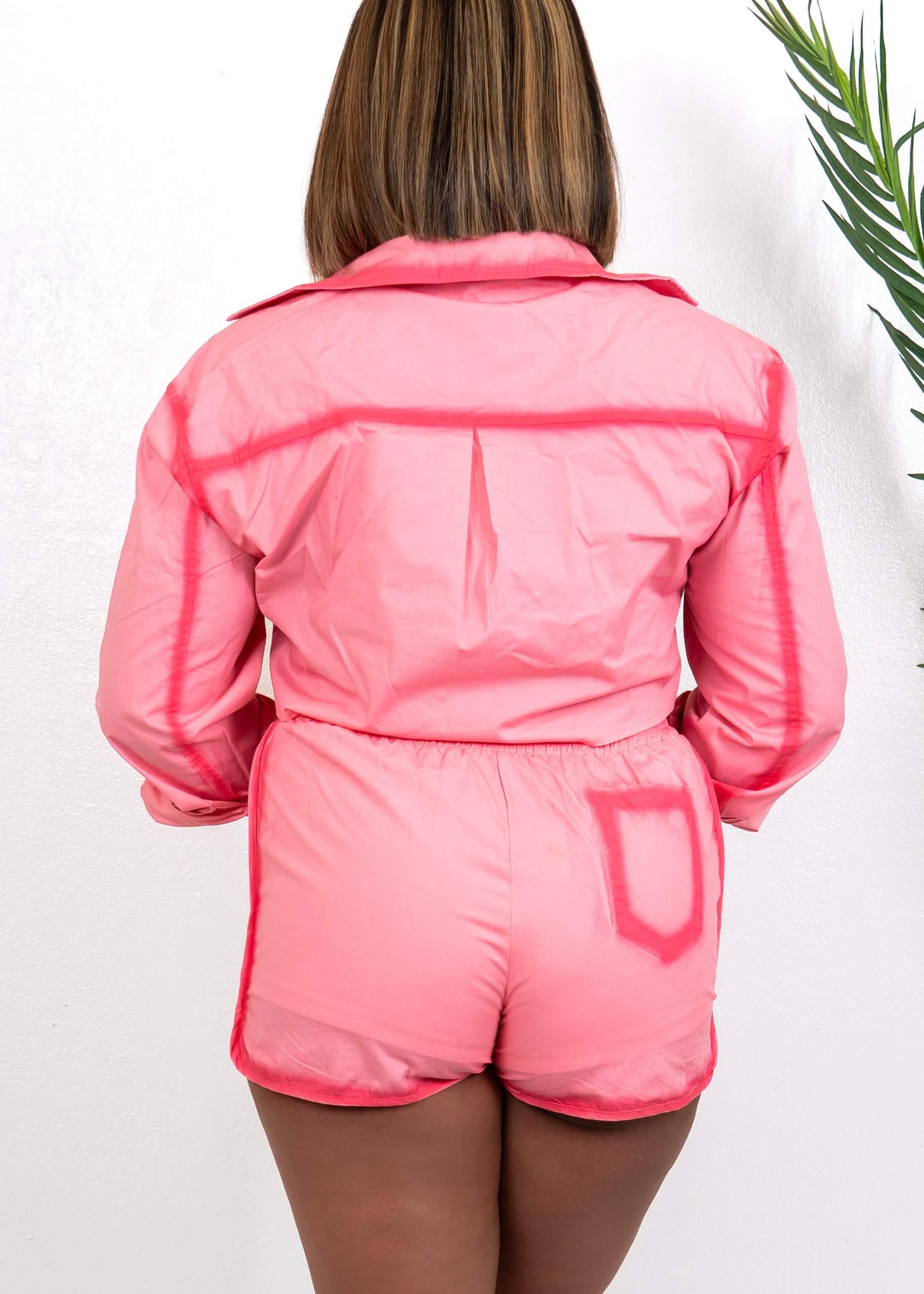 back of contrast seam pink set with curved hem shorts – Opulent Gurlz
